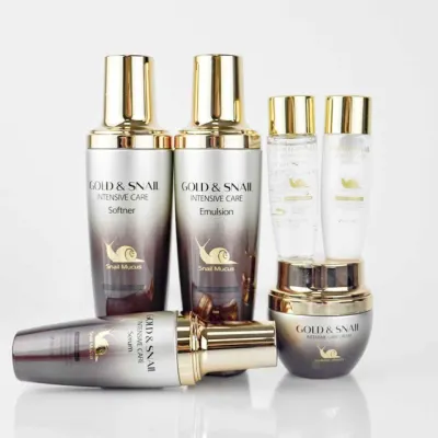 Oltin va salyangoz mutsini bilan qarishga qarshi yuz parvarishi to‘plami 3W Clinic Gold And Snail Intensive Care Set