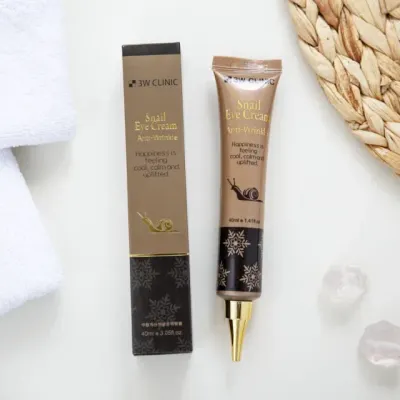 Salyangoz mutsini ekstrakti bilan ajinlarga qarshi ko‘z atrofi kremi 3W Clinic Snail Eye Cream Anti Wrinkle